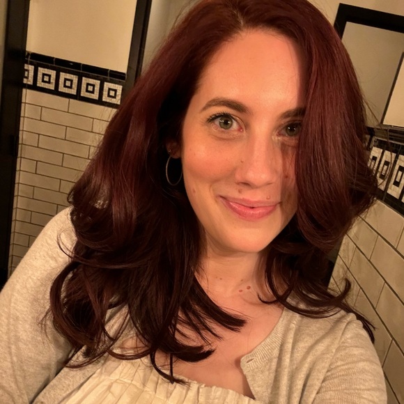 Meet your Posher, Jessica - Picture 1 of 1